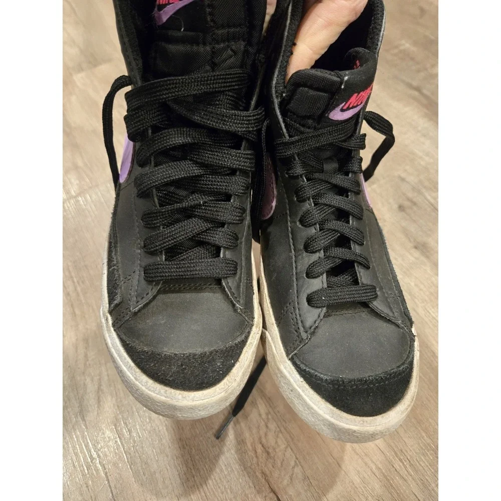 Nike Sneakers Blazer Mid '77 Shoes Sz 4.5 Youth‎ Black/Purple